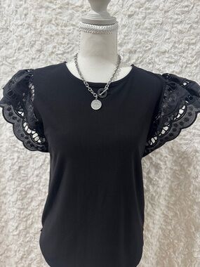 CeCe Black Eyelet Lace Flutter Sleeve Top Size SM Never Used! Beautiful 😍